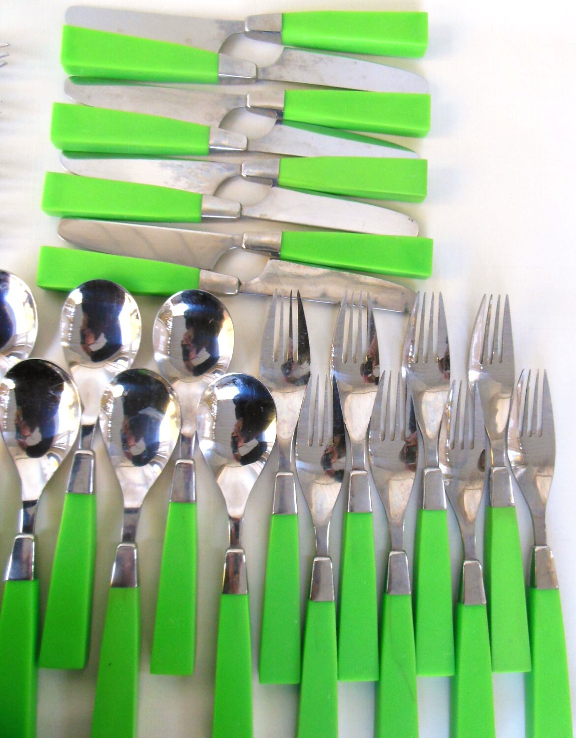 Stainless Flatware Set Service for 8 Mod 1980s Lime Green