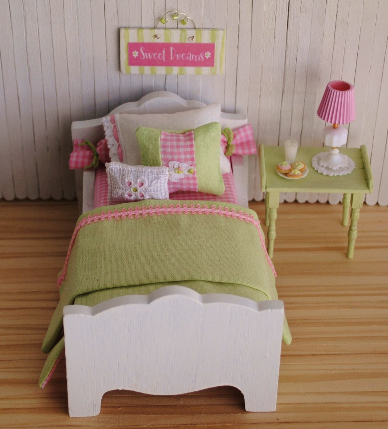 Miniature 112 Scale Dollhouse Bed With Pink And Green Bedding