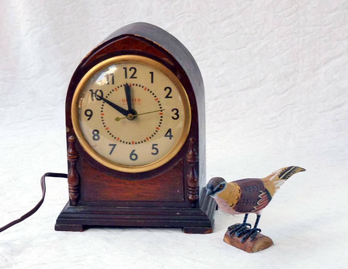 Telechron Mantel Clock cathedral style gothic wooden