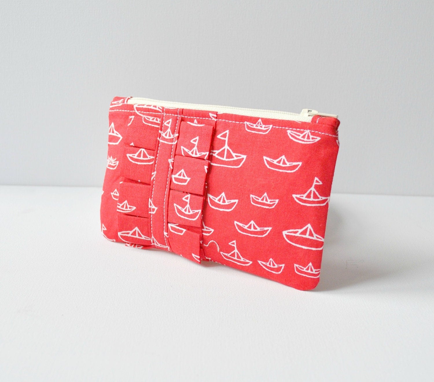 Coin purse wallet: paper sailing boats print in red and white