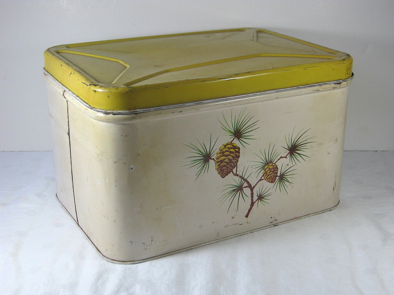 Vintage Bread Box Yellow Pinecone Shabby Cottage Kitchen Farm