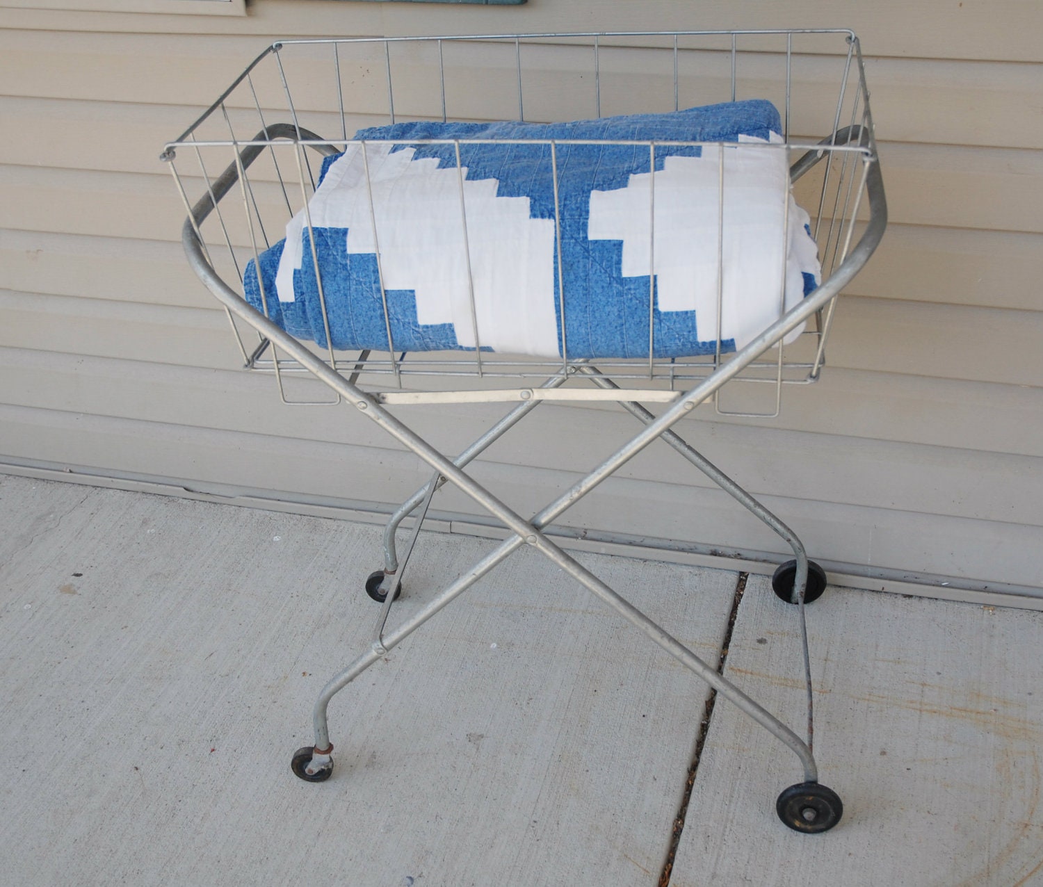 stow laundry basket on wheels