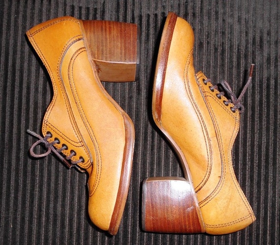 Vintage 1970s SHOES. . . . Women's Thom McAn Leather by awisewoman