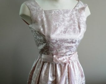 vintage dress ... so PRETTY in PINK PARTY dress ...
