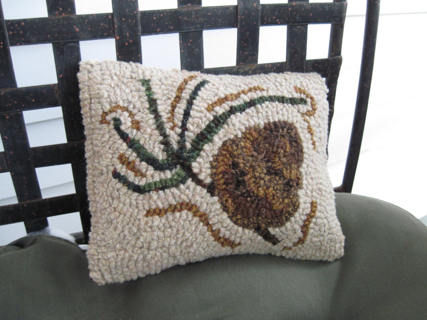 6 x 8 Hooked Rug Maine Balsam Pillow