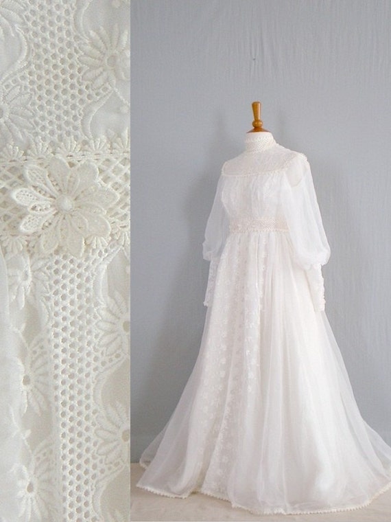 Vintage Wedding Dress / 1970s Wedding Dress / by bloombird