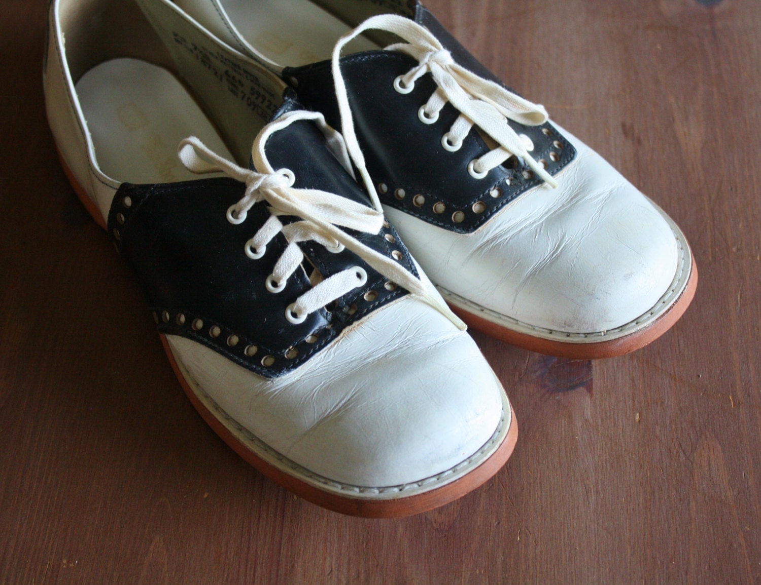 Vintage Saddle Shoes or Saddle Oxfords Size 7 1/2 D by AdoAnnies