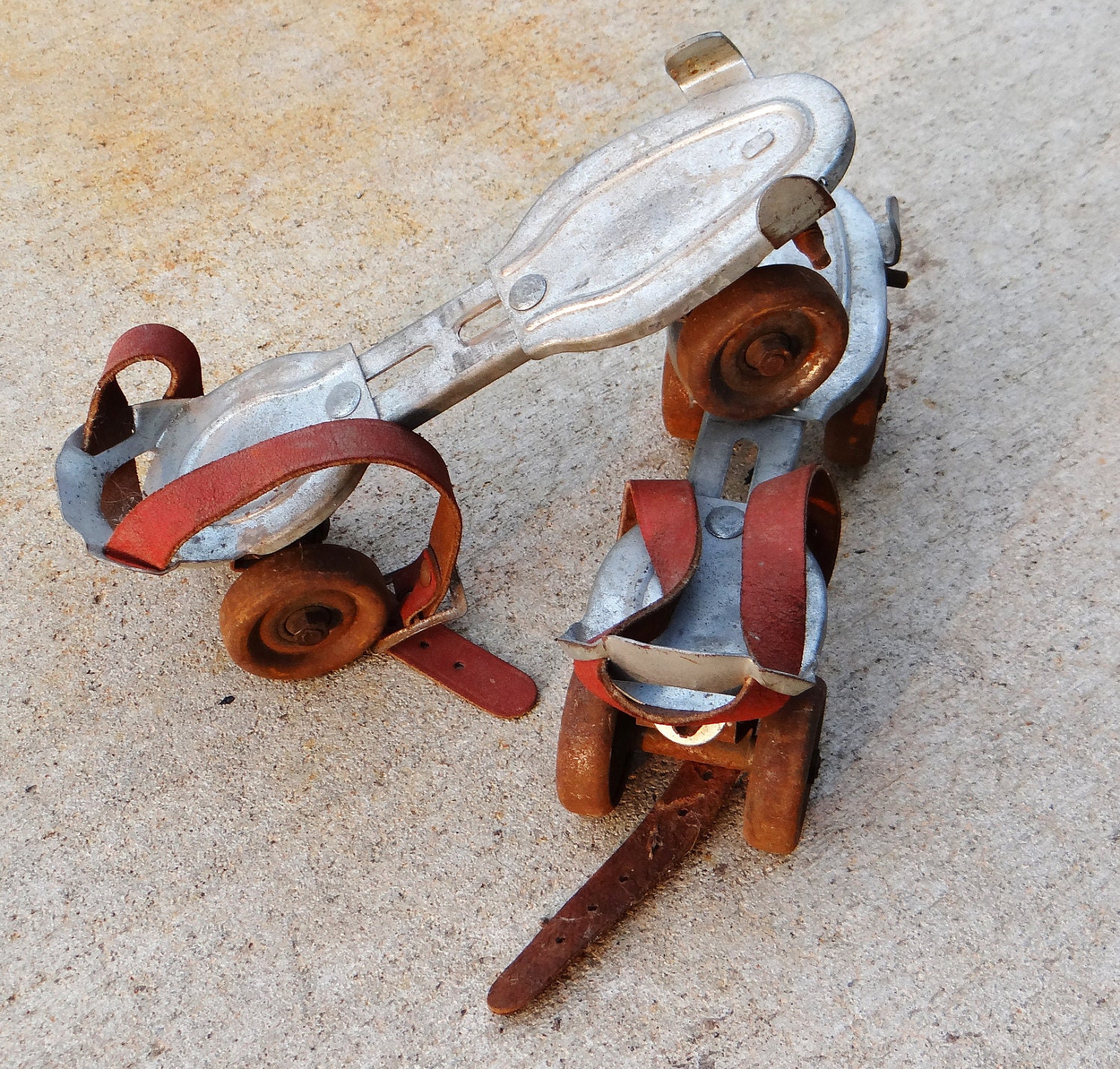 Vintage roller skates Globe Union Inc Milwaukee Wis circa