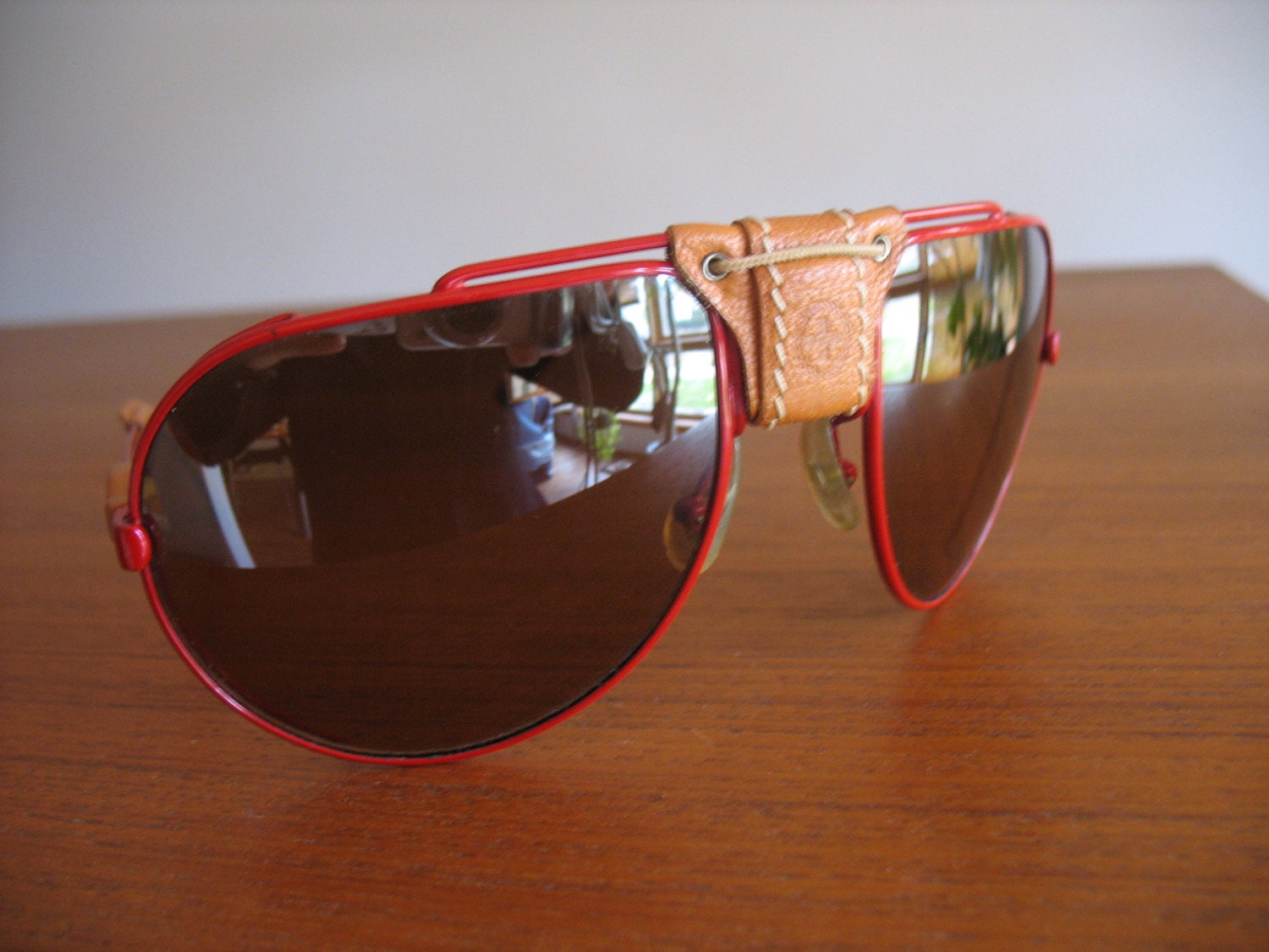 Vintage Swiss Army 4000 Aviator Leather Trim Sunglasses Red 