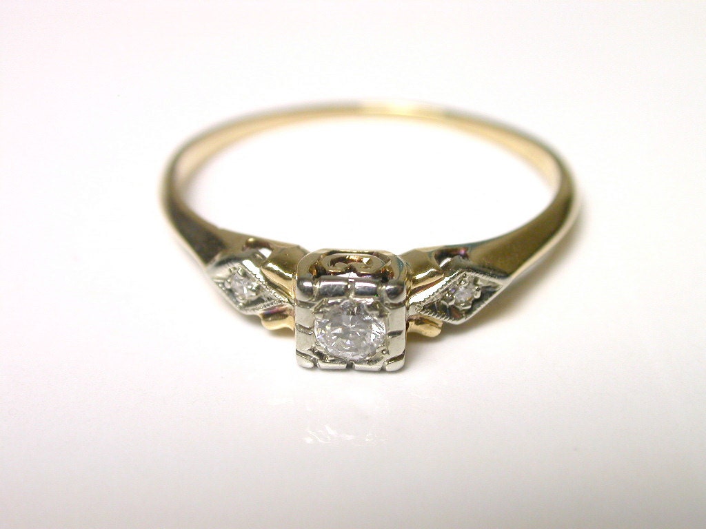 Vintage Yellow Gold Diamond Engagement Rings 10