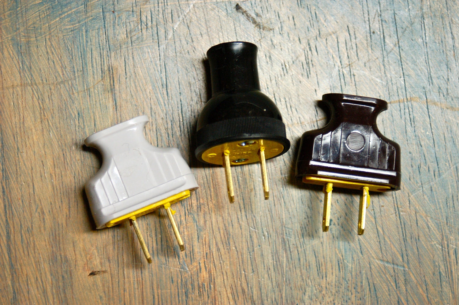 Vintage Style 2 Prong Electrical Plug: Black Brown or White. double neck wiring diagram 