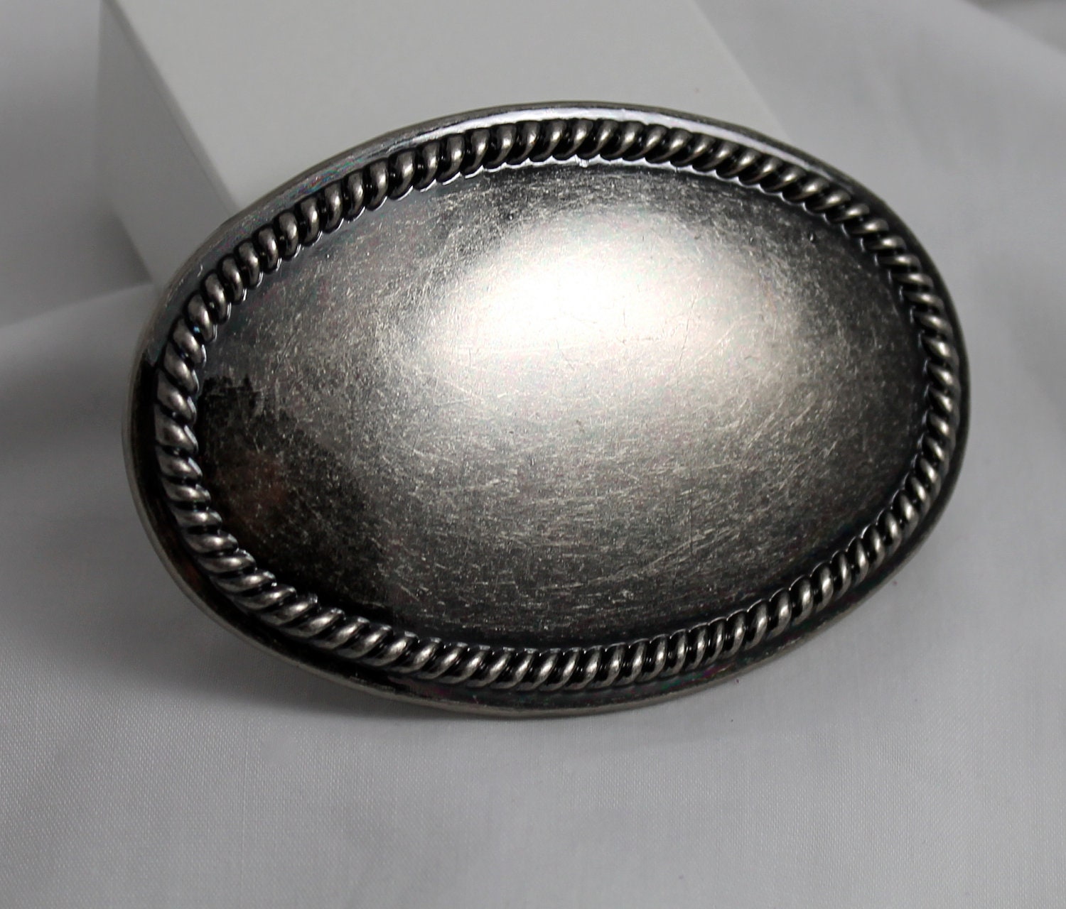 1 Belt Buckle Blank Antiqued Silver Plated Oval Rope Border