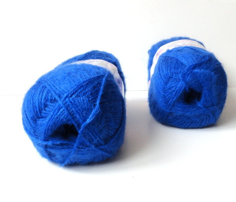 Knitting yarn crocheted yarn cobalt blue royalblue by yarnsupplies