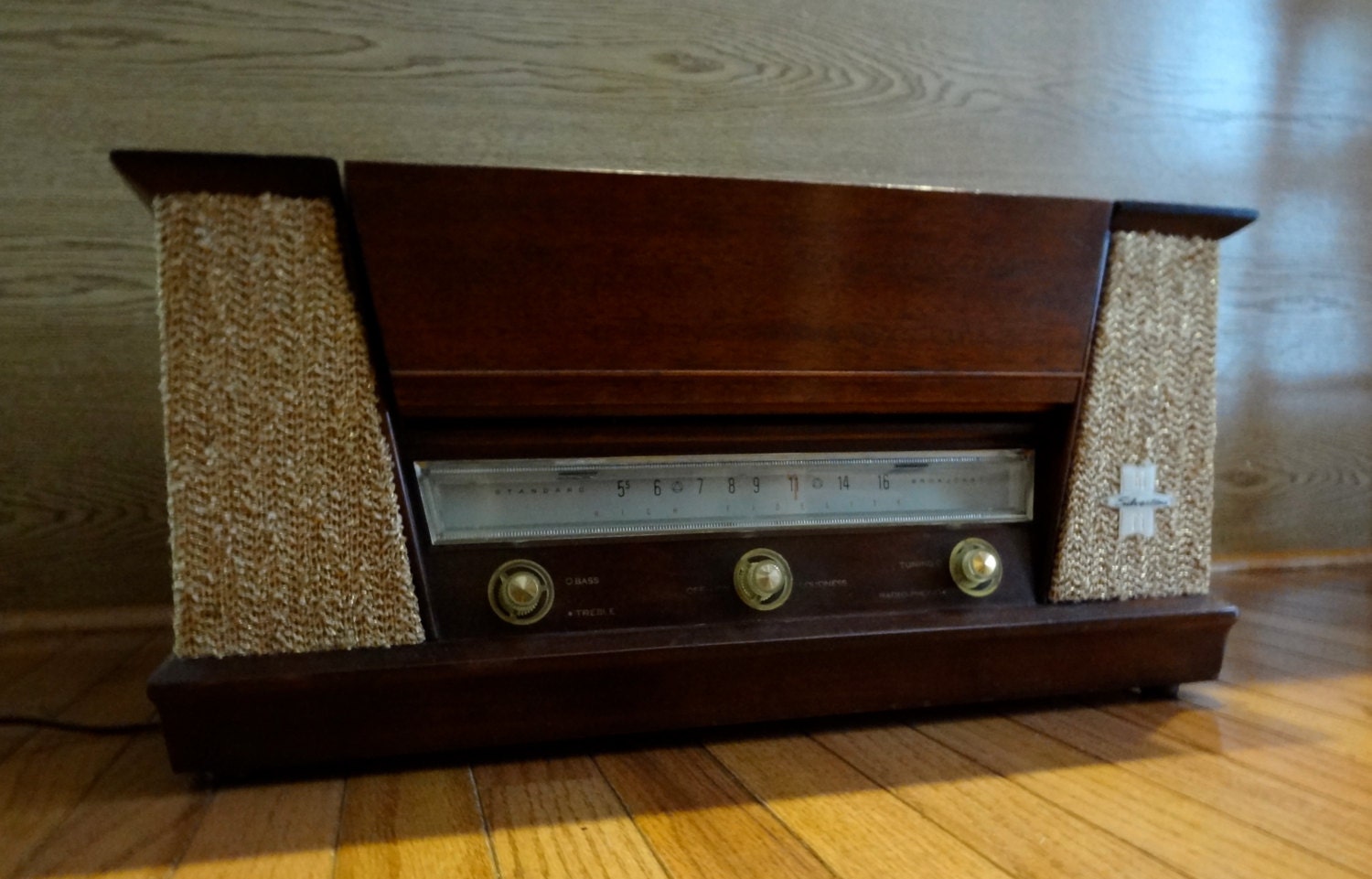 Vintage MidCentury Sears Silvertone Radio Record Player