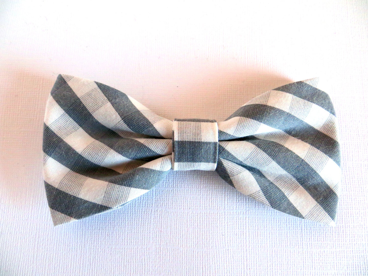 Men's Bow Tie Dapper in Light Grey and White Subtle Plaid