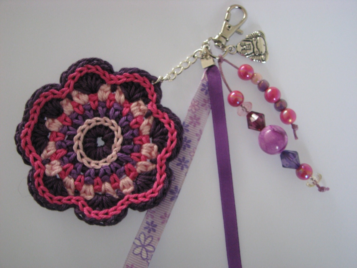 crochet flower key chain/ bag chain by GeKleurdeDraadjes on Etsy