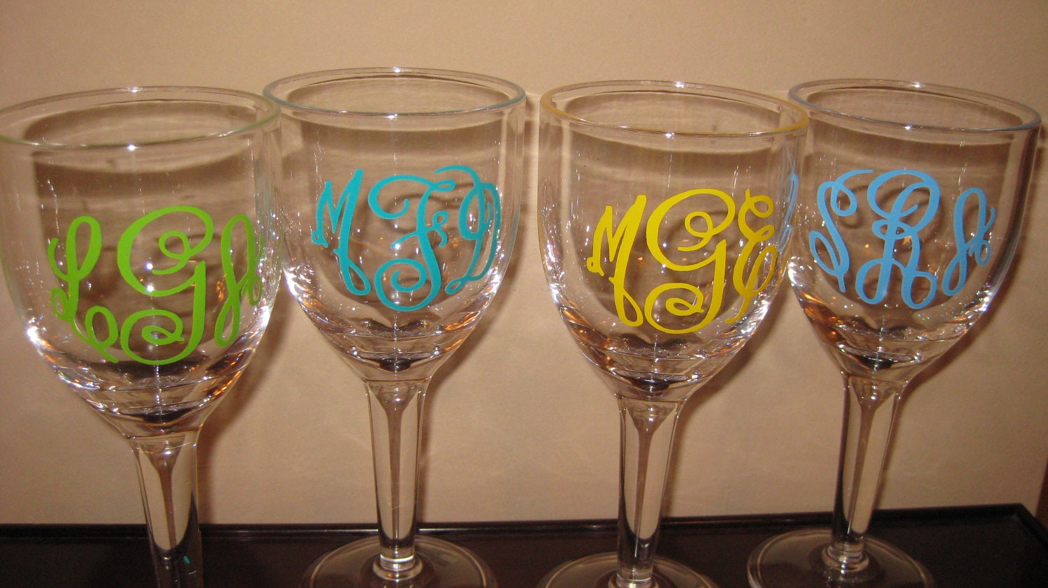 monogrammed acrylic wine glasses