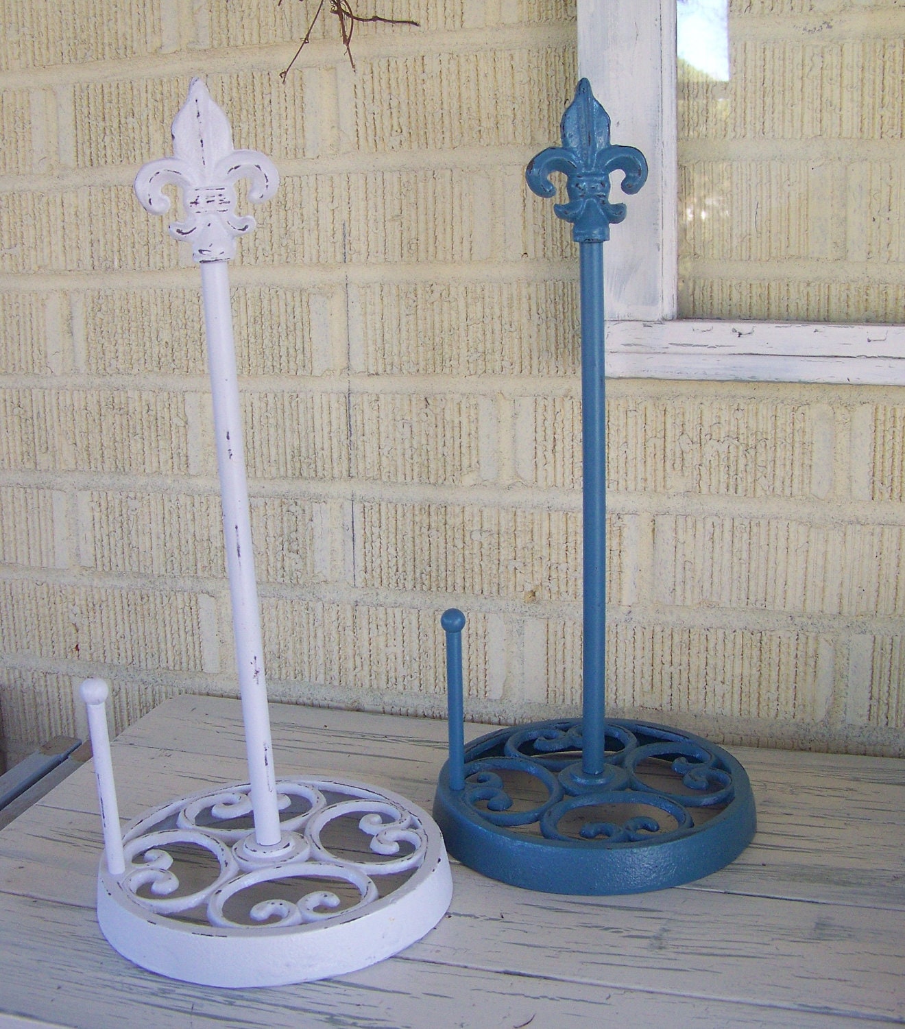 Fleur De Lis Kitchen Paper Towel Holder-Cast Iron