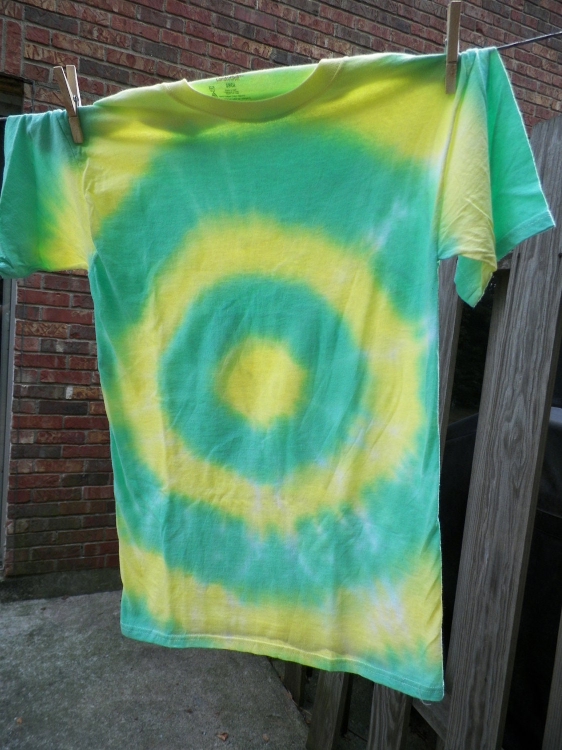 tie dye shirt bullseye