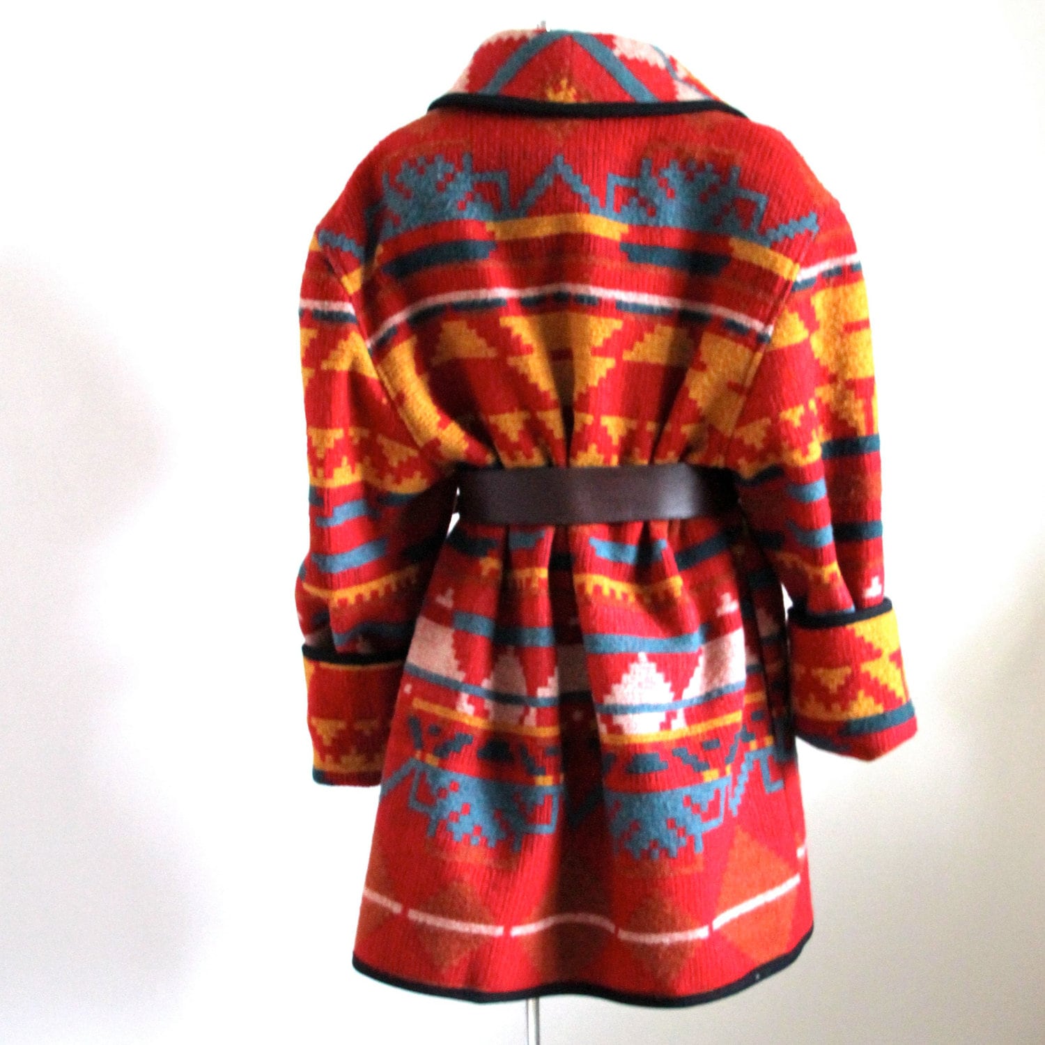 indian blanket jacket        
        <figure class=