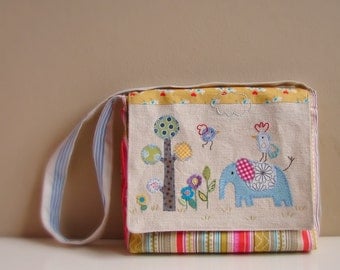 MADE TO ORDER Messenger bag h22cm x w33cm x d6cm (h8'' x w13'' x d2.5'')