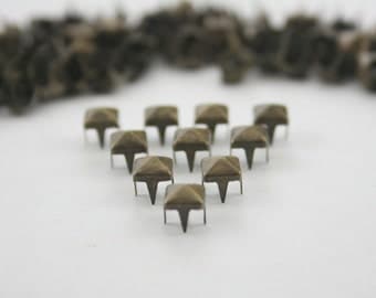 100 pcs. Antique Brass Pyramid Studs Biker Spikes spots nailheads Decorations Findings 5 mm. WYSPBR55