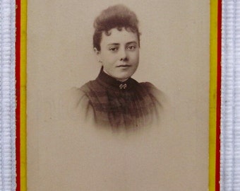 Antique French Photo / Carte de Visite (CDV) - Young Woman