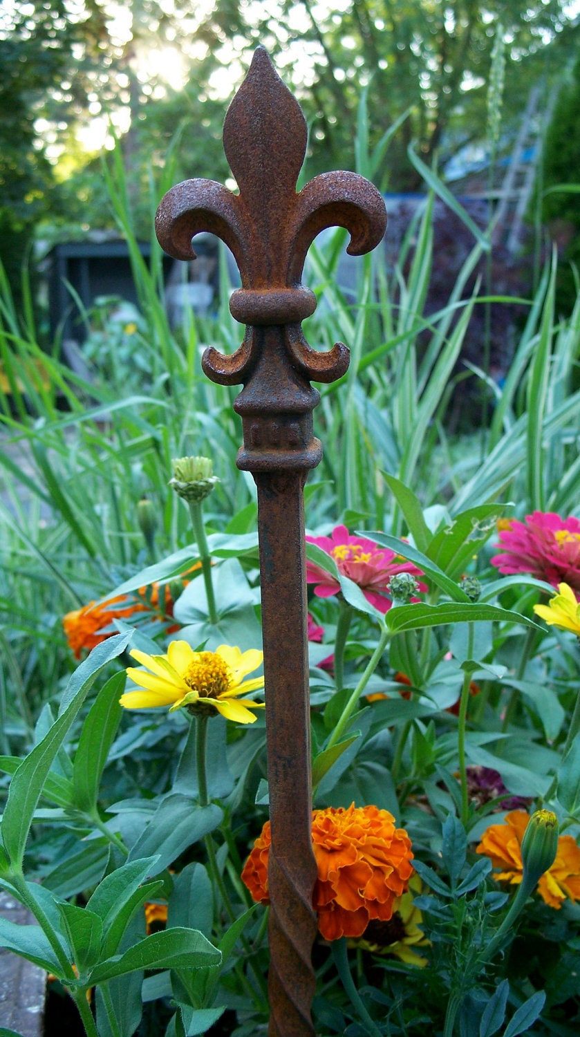 Decorative Steel Garden Stake Rusty Garden Decor Heavy Duty