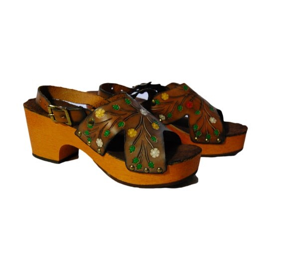 platform sandals 1970s