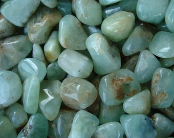 Prehnite Tumbled Stone T72