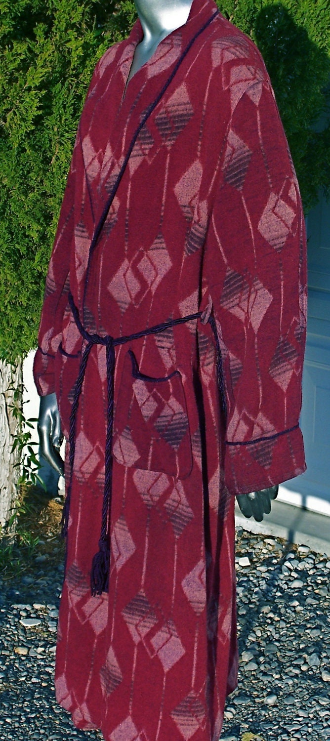 Vintage BEACON Blanket ROBE Art Deco BURGUNDY