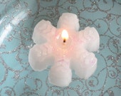 12 Small snowflake floating candles. Dinner party wedding reception table centerpiece dÃ©cor