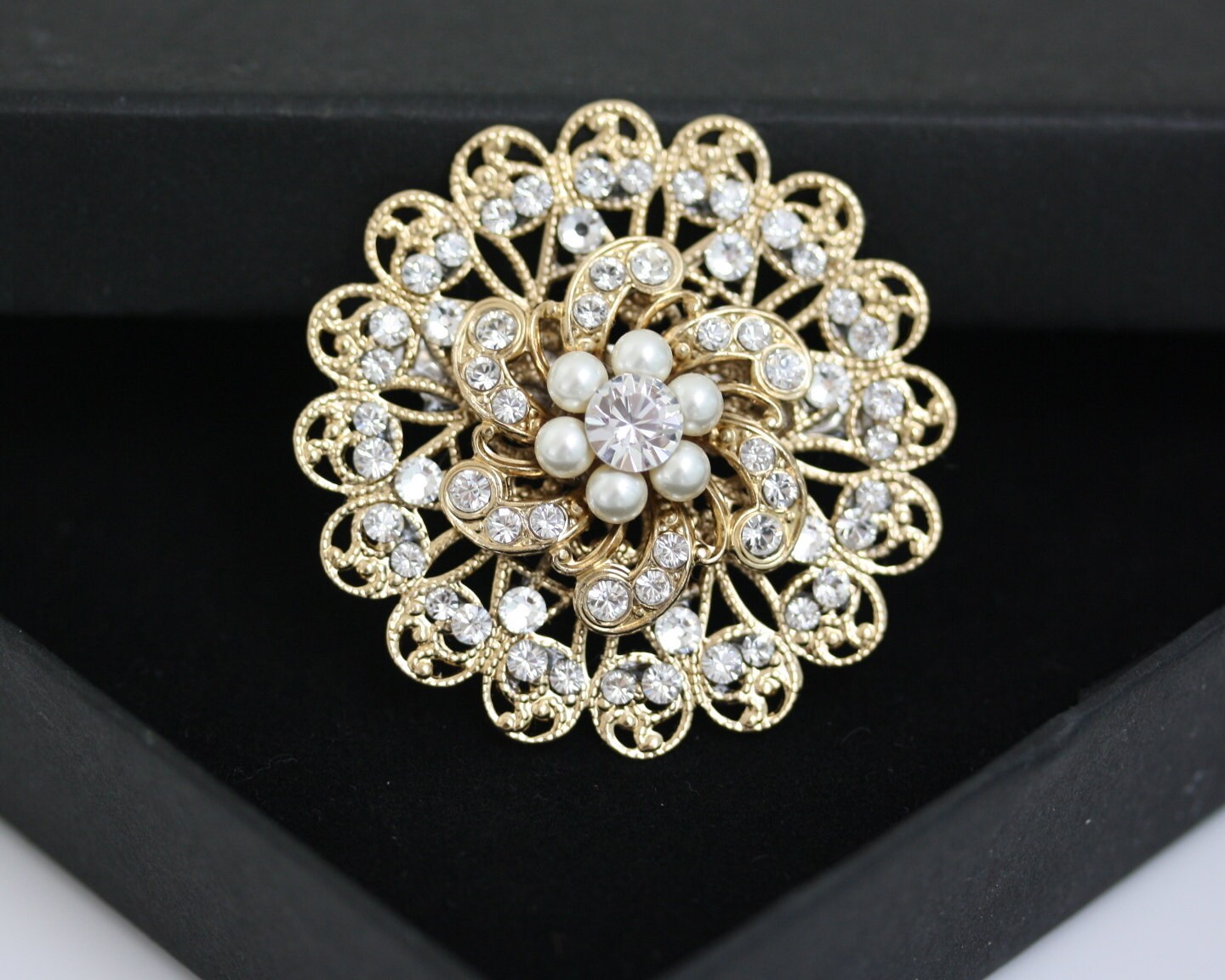 Bridal Brooch Gold wedding Brooch Pearl Crystal Flower Dress