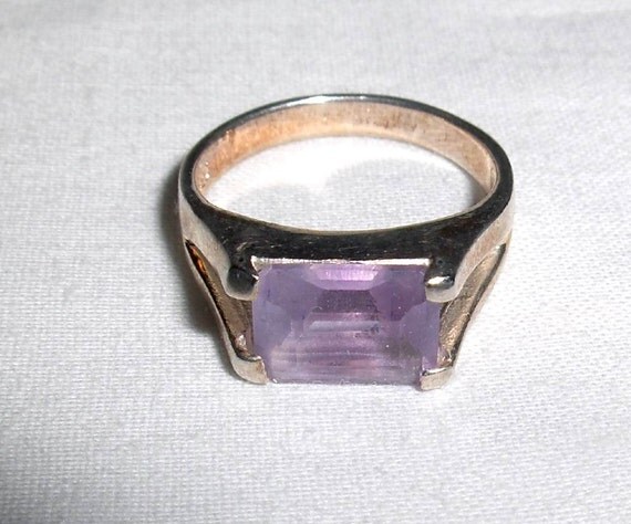 RING Sterling Silver AMETHYST Marked 925 Ring 5