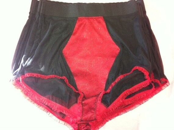 Red & Black High Waist Knickers Panty Vintage by dottiesdelights