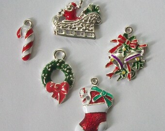5 Enamel CHRISTMAS CHARMS Assortment of charms Christmas theme