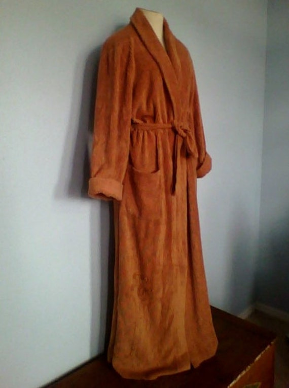 1940s bathrobe
