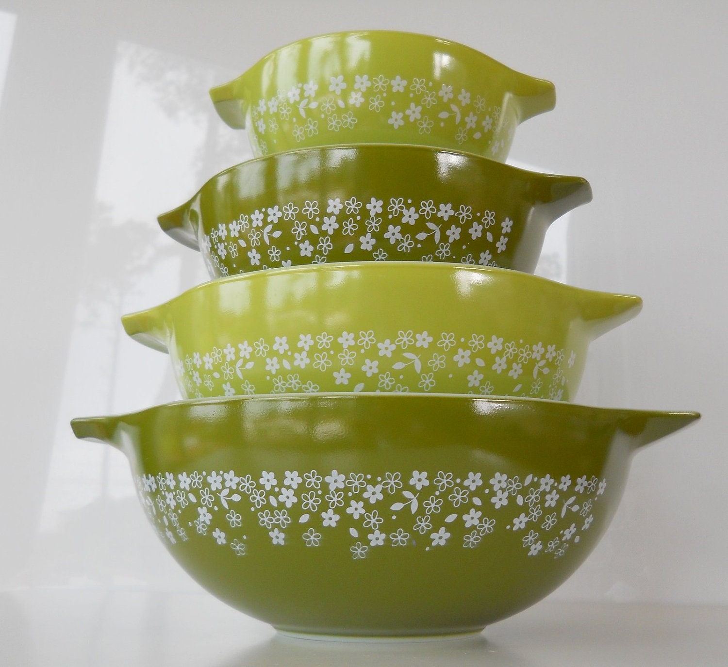 Vintage Pyrex Spring Blossom Green Cinderella Mixing Bowl Set