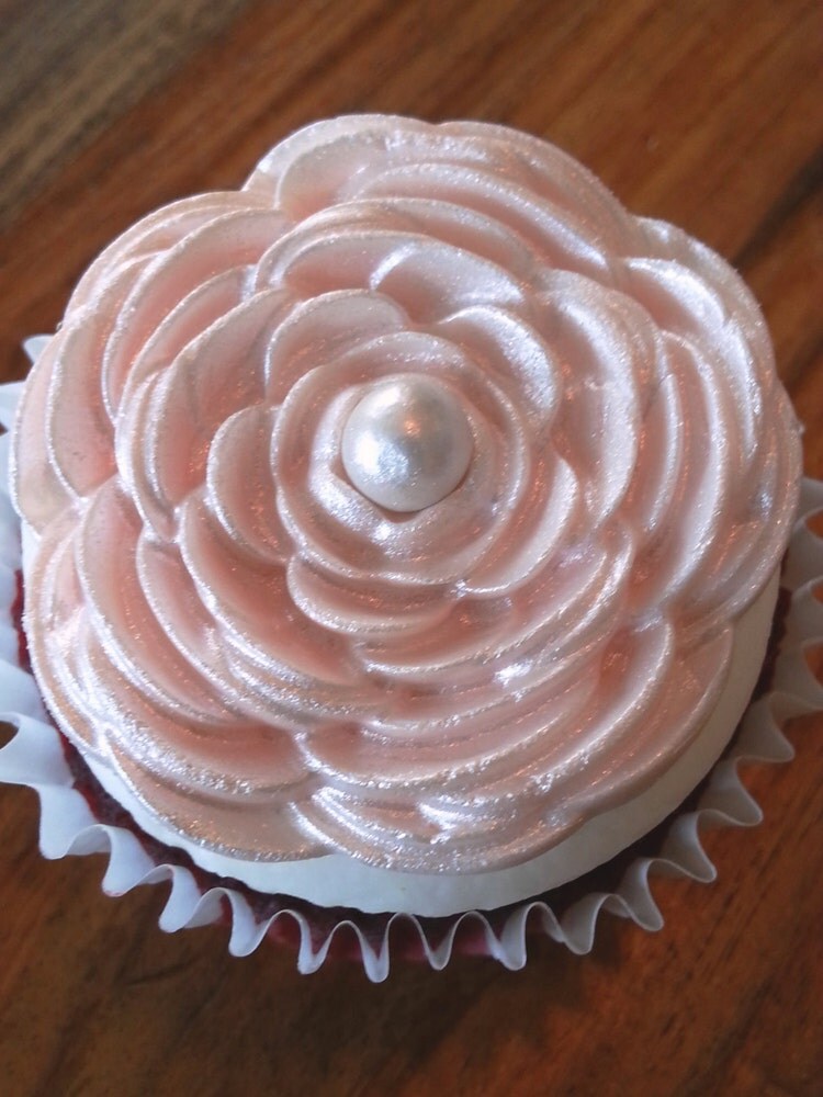 Cabbage Rose Fondant Cupcake Toppers Cupcake by TWOSWEETCAKES