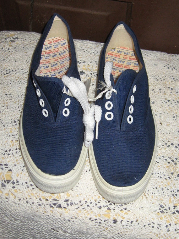 Vintage 19501960 NAVY CANVAS ladies tennis shoes SNEAKERS