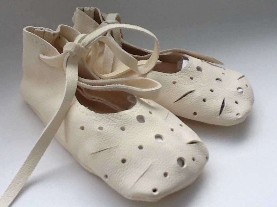ivory ballerina shoes