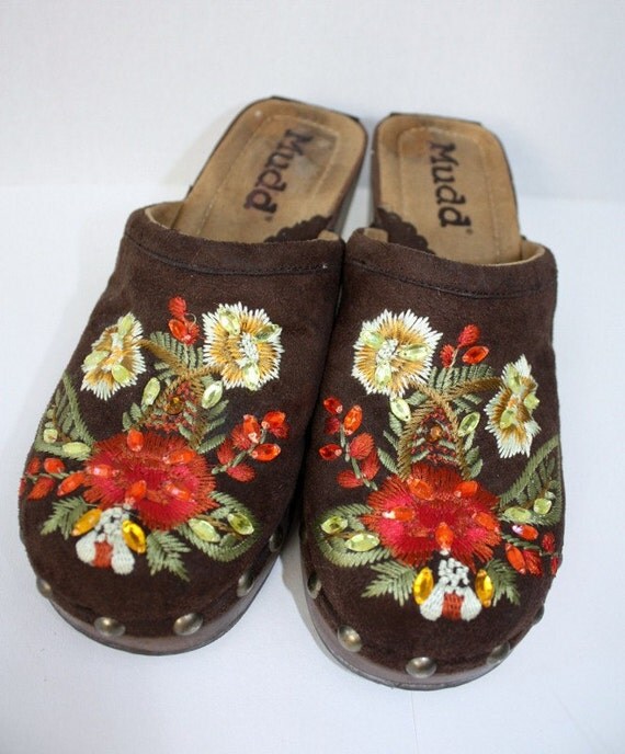 Embroidered Brown Clogs Mudd Size 7Medium Euro 3738 Orange