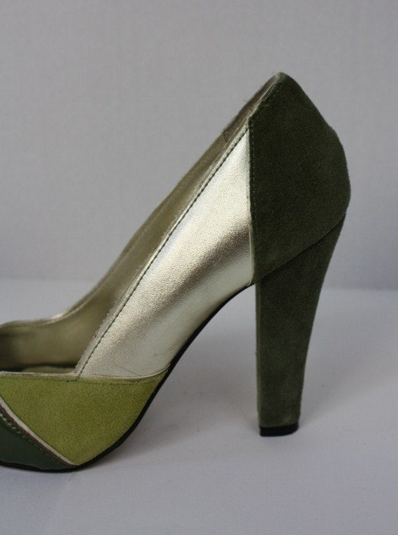 Green Pumps heels Gold Olive Lime Open Toe Vintage Retro