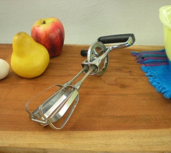 Egg Beater Hand Crank Kitchen Utensil Mixer Ekco by oldetymestore