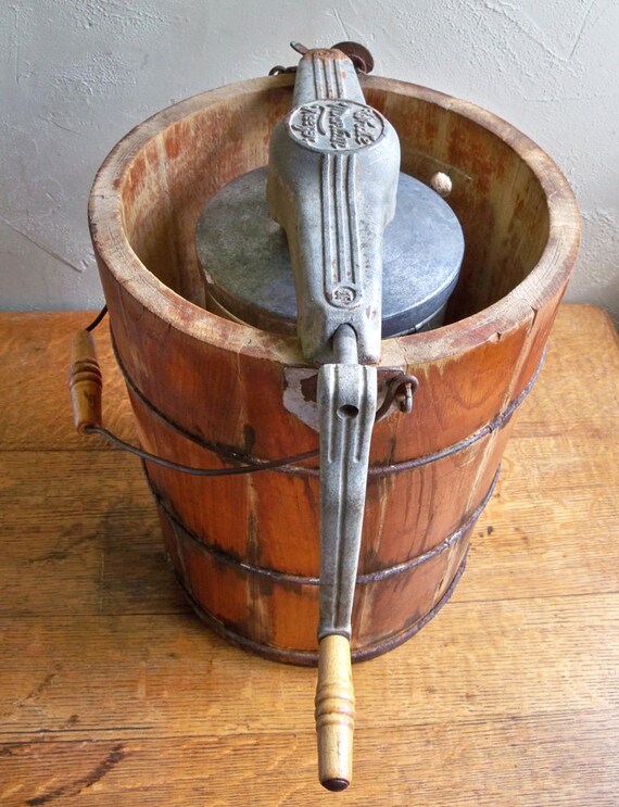 Vintage White Mountain Ice Cream Freezer 6 Quart