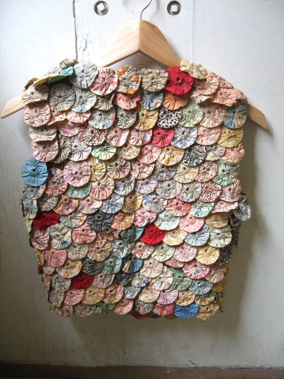 vintage quilt appliqué vest yoyo design