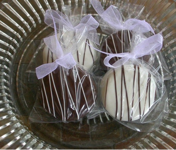 90 edible wedding favors - Gourmet Chocolate Dipped Oreo Cookies for bridal showers, baby showers, rehearsal dinners, weddings, party favors Il_570xn