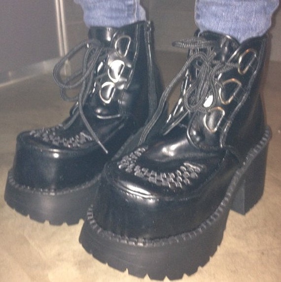 Butterfly Heels Royale High Price - Butterfly Mania