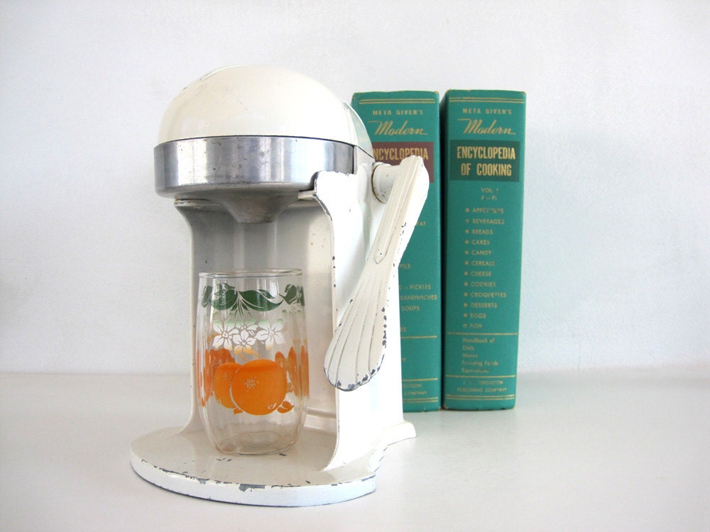 Juice O Mat Juicer Extractor Art Deco 1940 by BrooklynStVintage