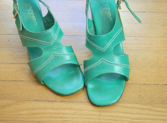 60s KELLY GREEN Sandals ....size 7 1/2 by retroandme on Etsy